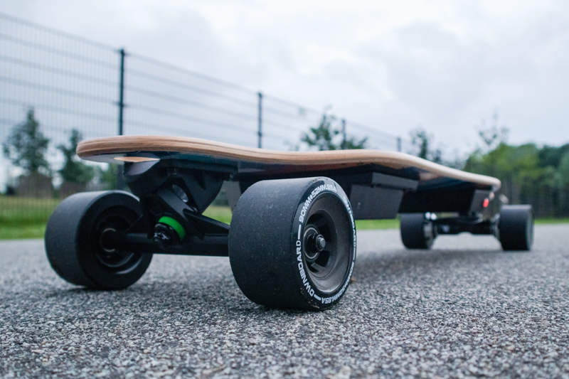 E-Skateboard in der Vorderansicht