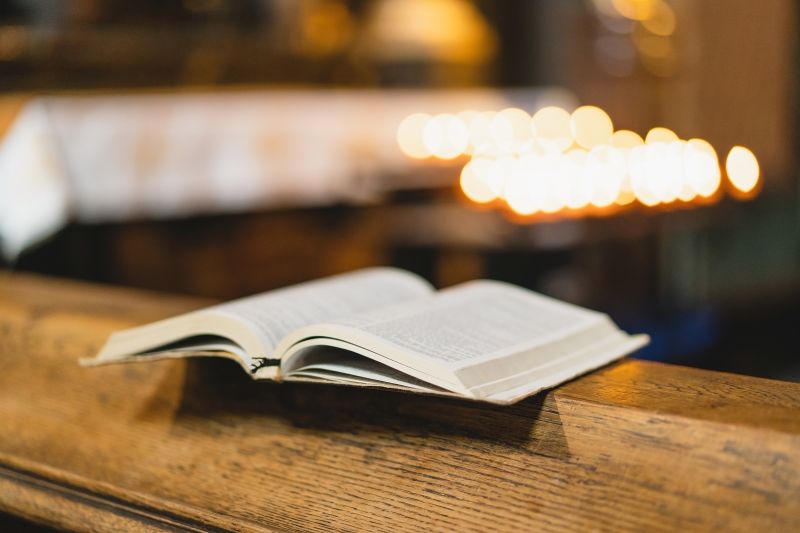 bibel-in-der-kirche